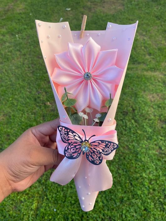 🌼 Minimal Magic – Handmade Flower
