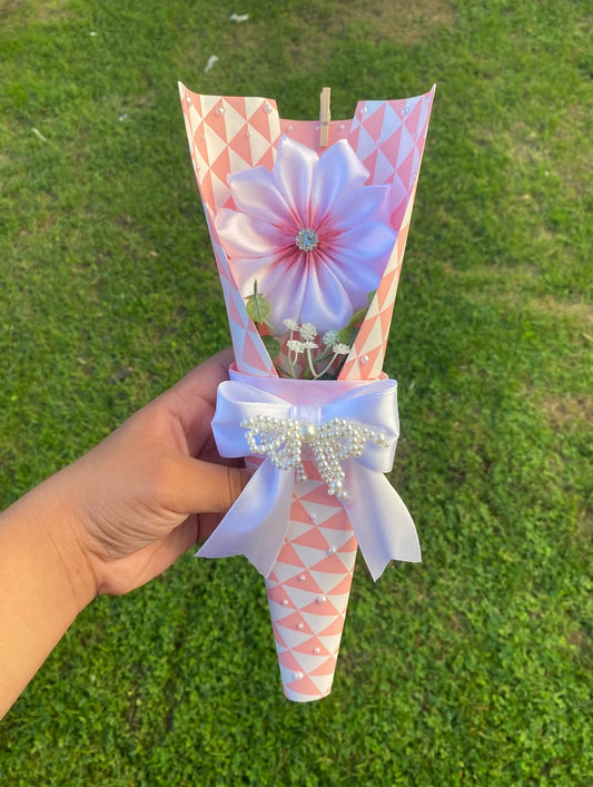 🌼 Minimal Magic – Handmade Flower